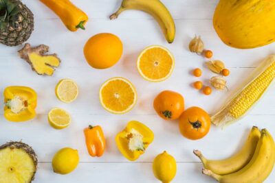Frutas y verduras amarillas y naranjas